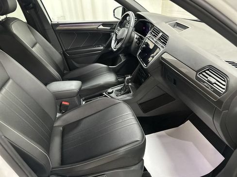 Used 2022 Volkswagen Tiguan SE R-Line AWD/4WD image 18