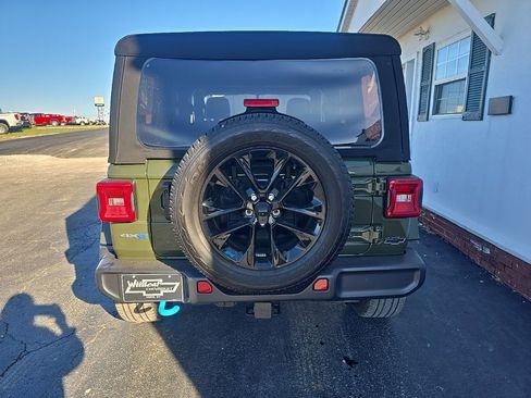 Used 2023 Jeep Wrangler Unlimited Sahara w/ Cold Weather Group image 7