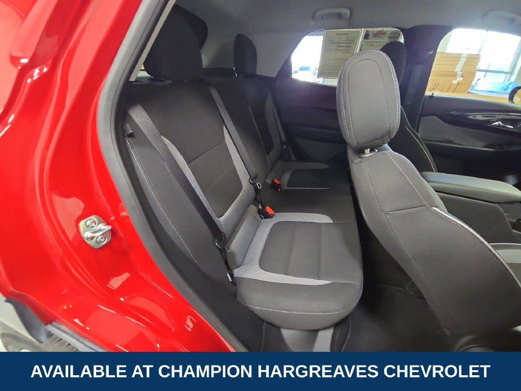 Used 2026 Chevrolet TrailBlazer LT AWD/4WD image 35