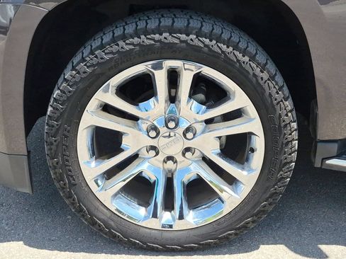 Used 2017 GMC Yukon SLT w/ Premium Edition AWD/4WD image 26