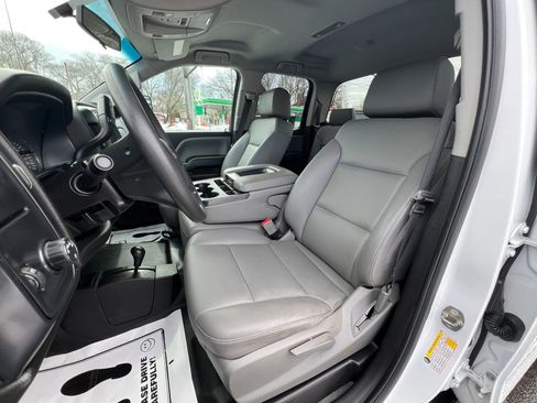 Used 2018 Chevrolet Silverado 2500 W/T w/ WT Convenience Package image 8