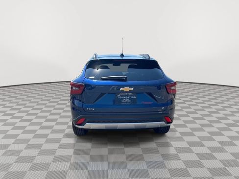 Certified 2024 Chevrolet Trax LT FWD image 10