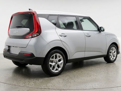 Used 2025 Kia Soul LX w/ LX Technology Package FWD image 9