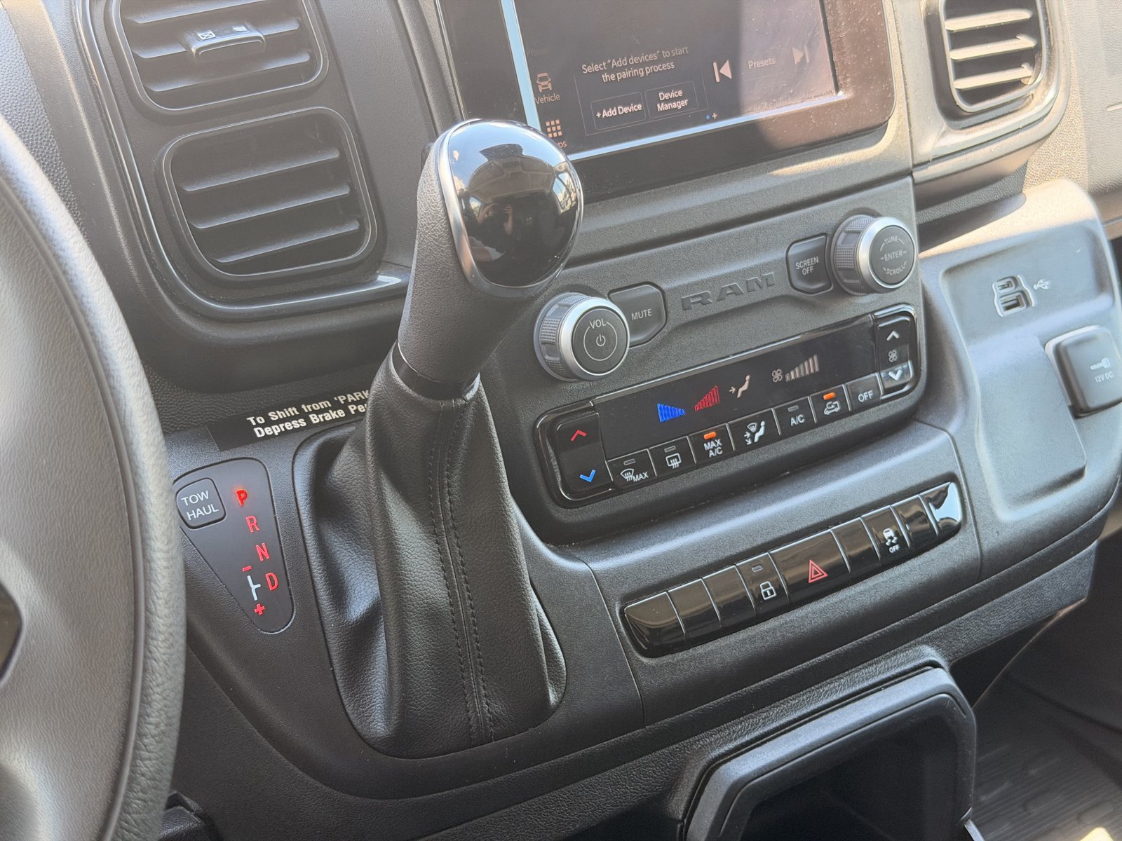 Used 2025 RAM ProMaster 2500 w/ U-Haul Equipment Group FWD image 26