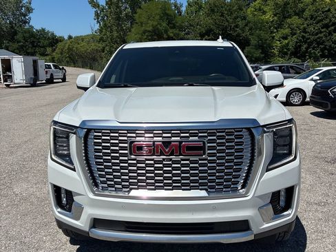 Used 2023 GMC Yukon XL Denali w/ Denali Reserve Package AWD/4WD image 2