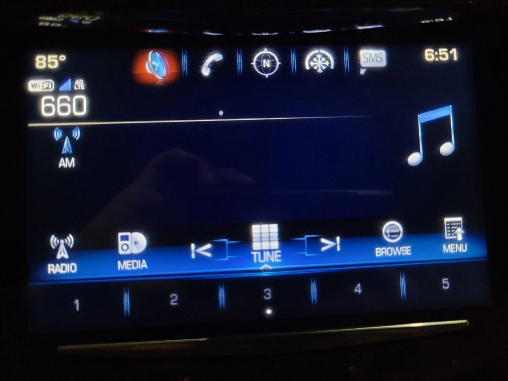 Used 2019 Cadillac Escalade ESV Luxury AWD/4WD image 25
