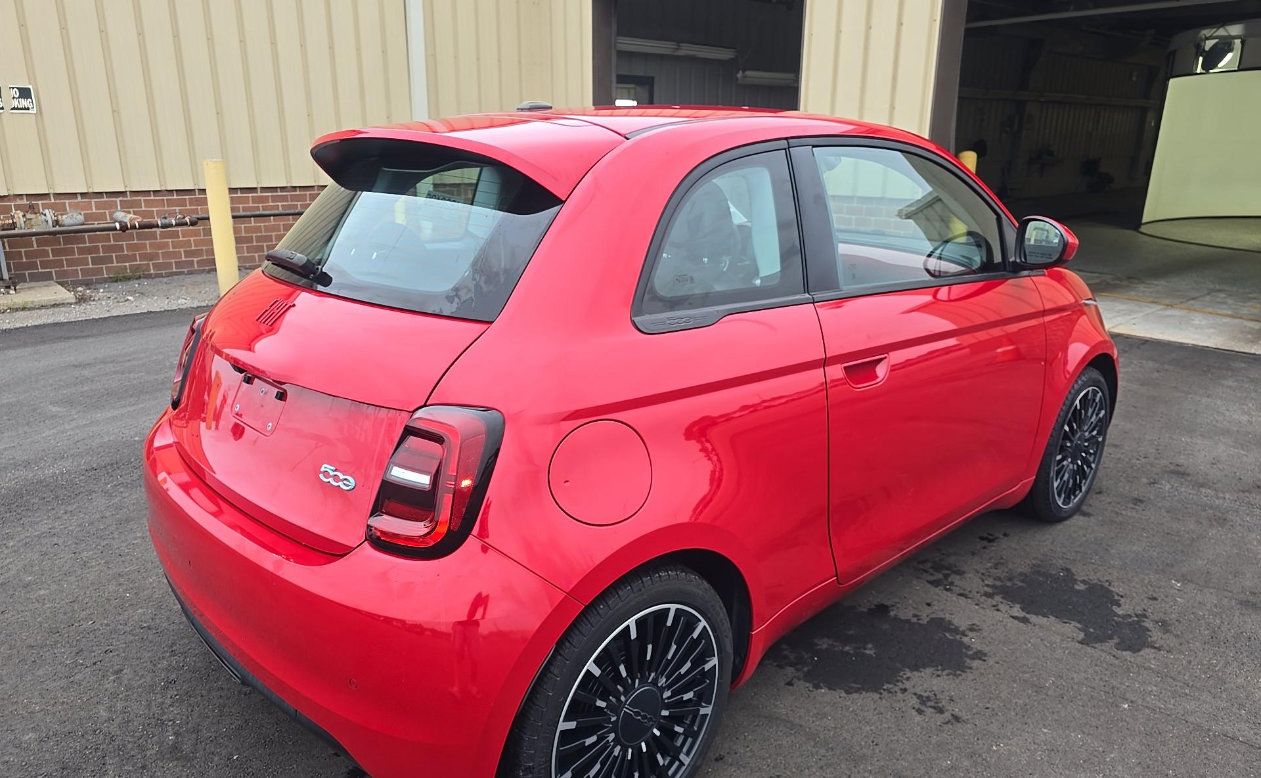 Used 2024 FIAT 500 e (RED) FWD image 2