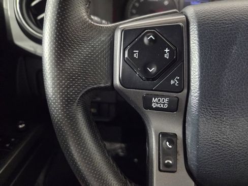 Used 2018 Toyota Tacoma TRD Off-Road AWD/4WD image 17