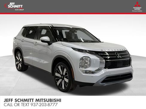 New 2026 Mitsubishi Outlander SE image 1
