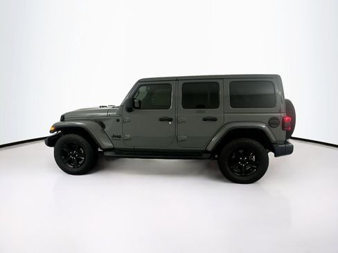 Used 2022 Jeep Wrangler Unlimited Sahara AWD/4WD image 8