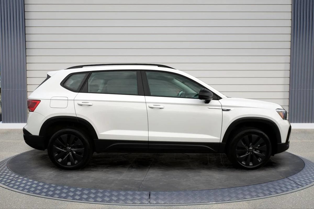 Used 2024 Volkswagen Taos S FWD image 8