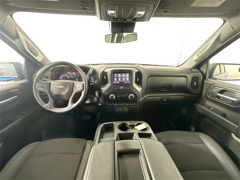 Used 2022 Chevrolet Silverado 1500 Custom image 3