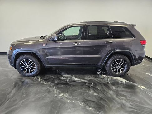 Used 2018 Jeep Grand Cherokee Trailhawk w/ Trailhawk Luxury Group AWD/4WD image 19