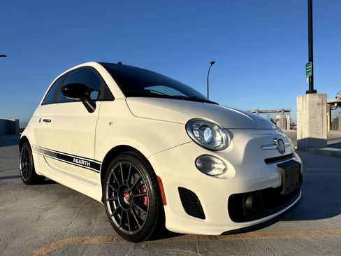 Used 2013 FIAT 500 Abarth w/ Beats Audio Pkg FWD image 4