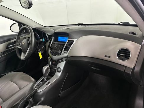 Used 2014 Chevrolet Cruze LT image 27