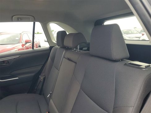 Used 2019 Toyota RAV4 LE image 14