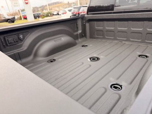 New 2026 RAM 2500 Big Horn AWD/4WD image 18