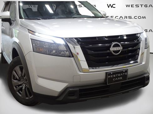 Used 2024 Nissan Pathfinder SV image 49