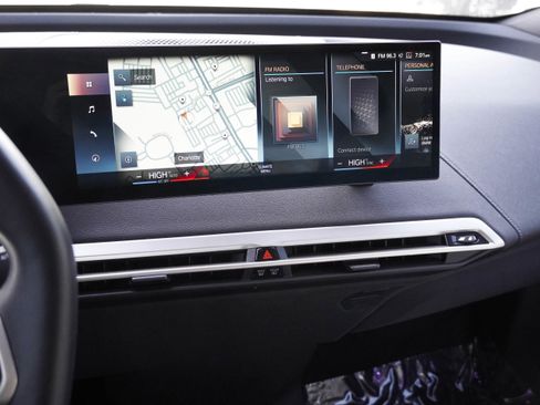 Used 2023 BMW iX xDrive50 w/ Ultimate Package 2 image 23