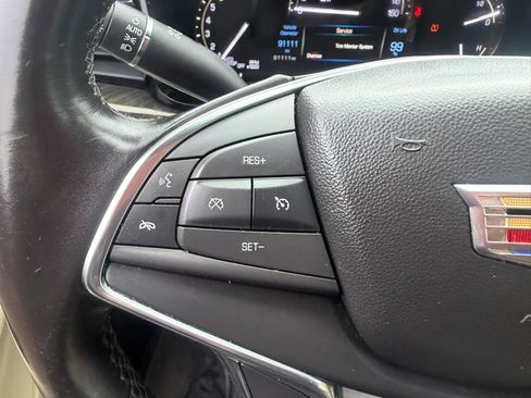 Used 2018 Cadillac XT5 AWD image 13