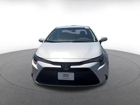 Used 2025 Toyota Corolla LE FWD image 4