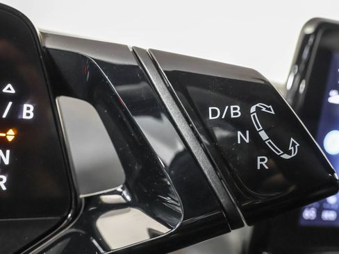 Used 2022 Volkswagen ID.4 Pro image 31