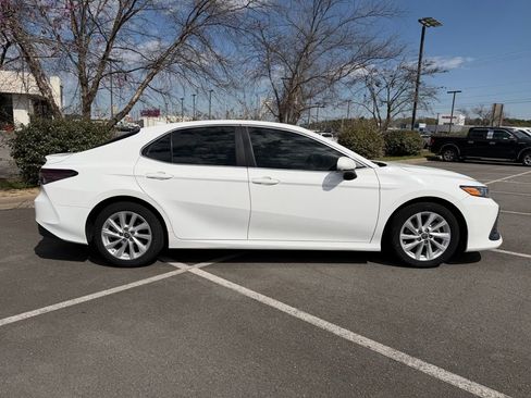 Used 2023 Toyota Camry LE image 8