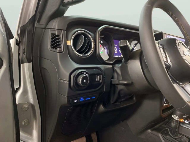Used 2024 Jeep Wrangler Unlimited Sahara w/ Safety Group AWD/4WD image 28