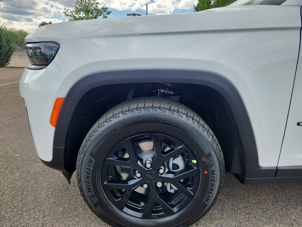 New 2026 Jeep Grand Cherokee Altitude AWD/4WD image 9
