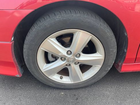 Used 2011 Toyota Camry SE w/ SE Extra-Value Pkg #1 FWD image 12