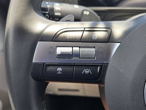 Certified 2025 Hyundai Kona SEL FWD image 21