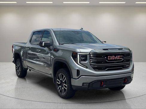 Used 2024 GMC Sierra 1500 AT4 w/ Technology Package AWD/4WD image 7