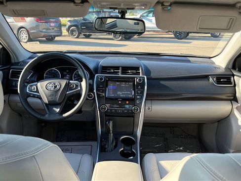 Used 2016 Toyota Camry XLE w/ Moonroof Package FWD image 17