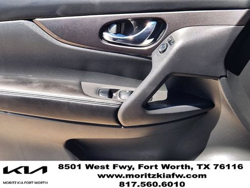 Used 2019 Nissan Rogue S w/ Special Edition Package FWD image 23