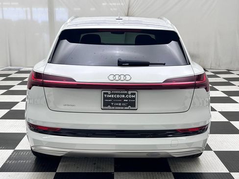 Used 2019 Audi e-tron Prestige w/ Prestige Package AWD/4WD image 6