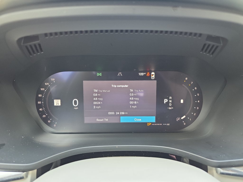 Used 2025 Volvo XC60 B5 Plus w/ Protection Package AWD/4WD image 18