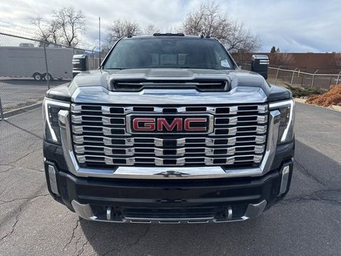 Used 2024 GMC Sierra 2500 Denali w/ Technology Package image 2