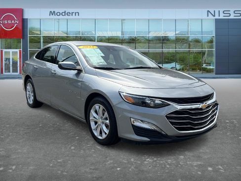 Used 2025 Chevrolet Malibu LT FWD image 3