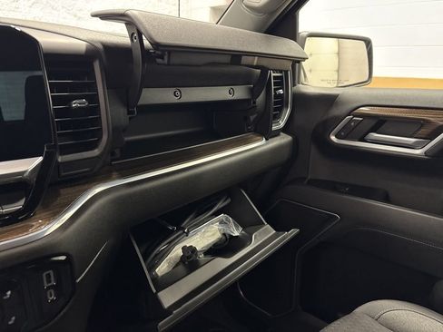 Used 2022 Chevrolet Silverado 1500 RST AWD/4WD image 30