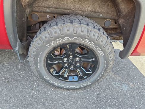 Used 2018 GMC Sierra 1500 SLT w/ All Terrain X Package image 7