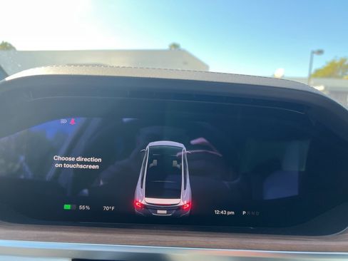 Used 2025 Tesla Model X image 17