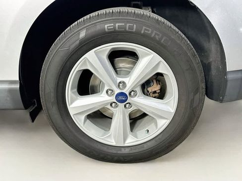 Certified 2019 Ford Edge SE FWD image 8