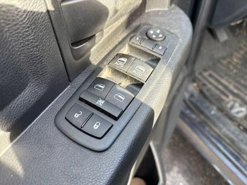 Used 2015 RAM 1500 Express image 16