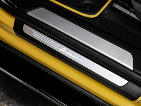 Used 2021 Lamborghini Urus image 47