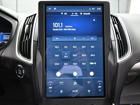 Used 2024 Ford Edge SE image 9