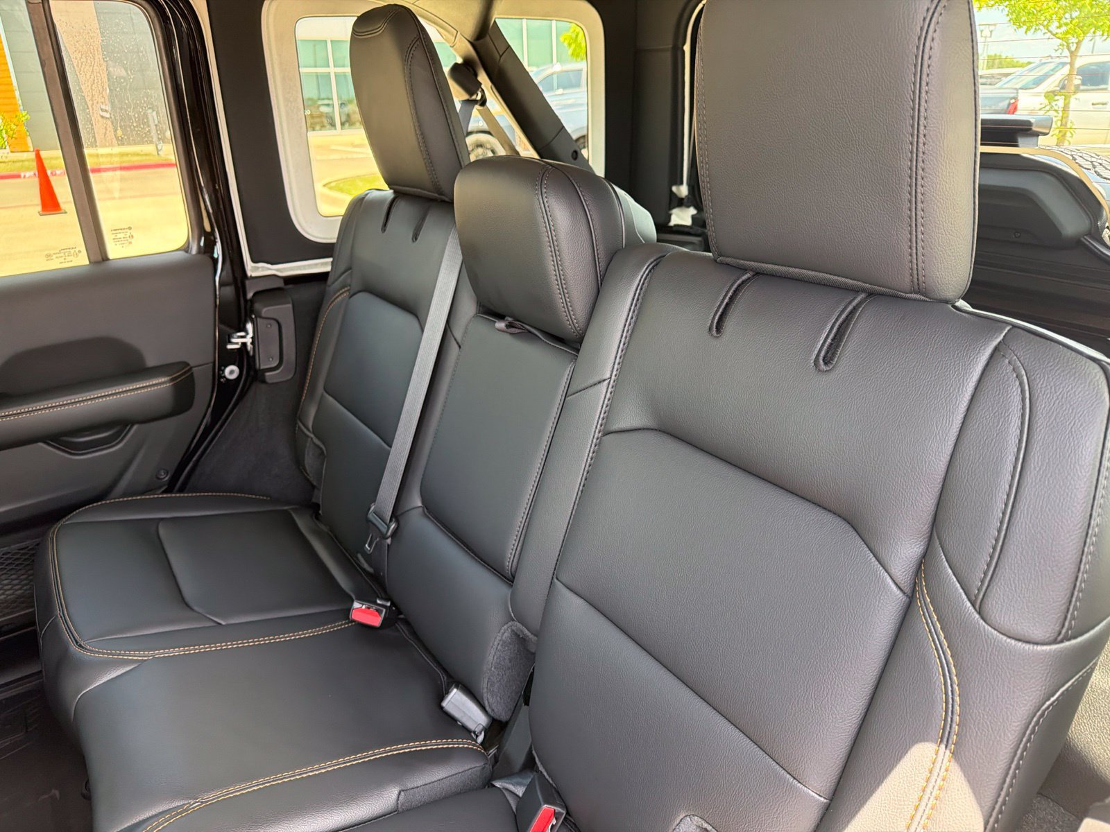 New 2026 Jeep Wrangler Unlimited Sahara AWD/4WD image 20