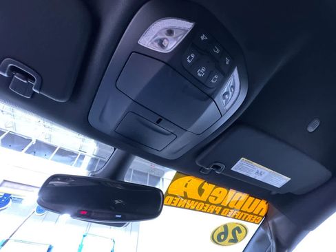Used 2026 Chrysler Pacifica Select FWD image 34