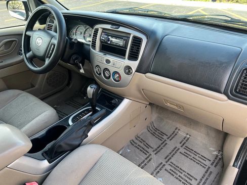 Used 2005 MAZDA Tribute s w/ Package 1 AWD/4WD image 29