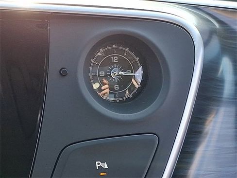 Used 2020 Buick Envision Essence w/ Experience Buick Package image 27