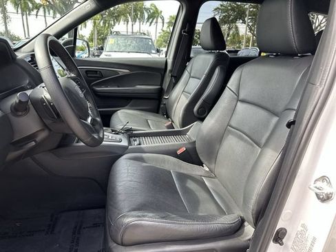 Used 2023 Honda Passport EX-L image 11